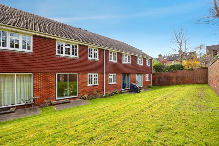 1 Bedroom Flat For Sale In Chesham Road, Guildford, Surrey, GU1