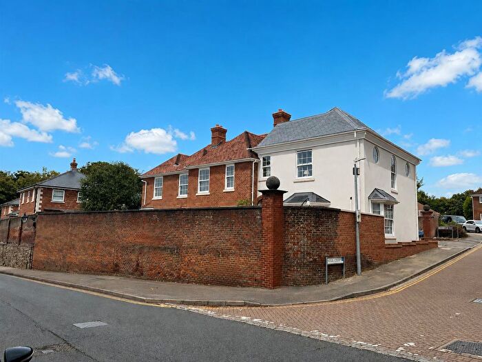 2 Bedroom Terraced House For Sale In Mellinges Close, West Malling, ME19