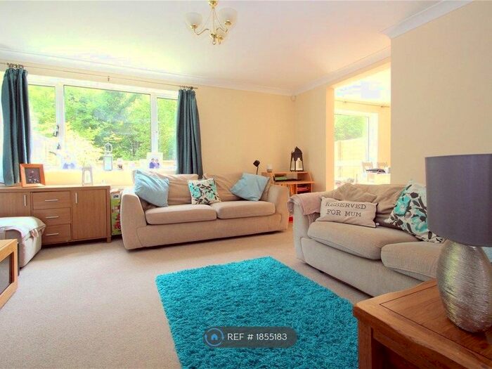 3 Bedroom Terraced House To Rent In Birchfield Close, Coulsdon, CR5