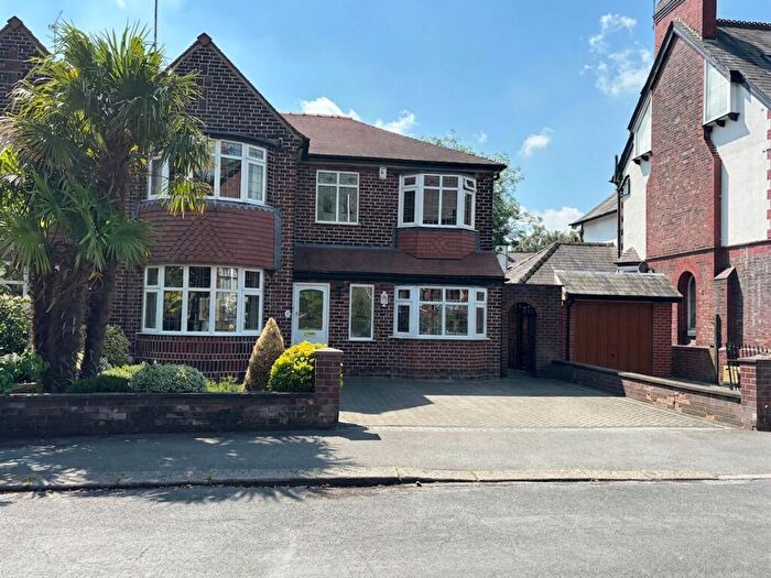 4 Bedroom Semi-Detached House For Sale In Egerton Park, Worsley, M28