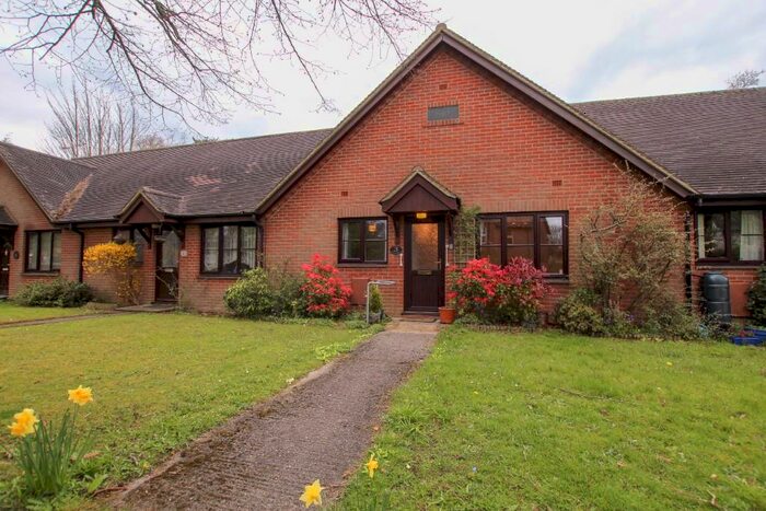 2 Bedroom Bungalow To Rent In St. Marys Paddock, The Ridge, RG18