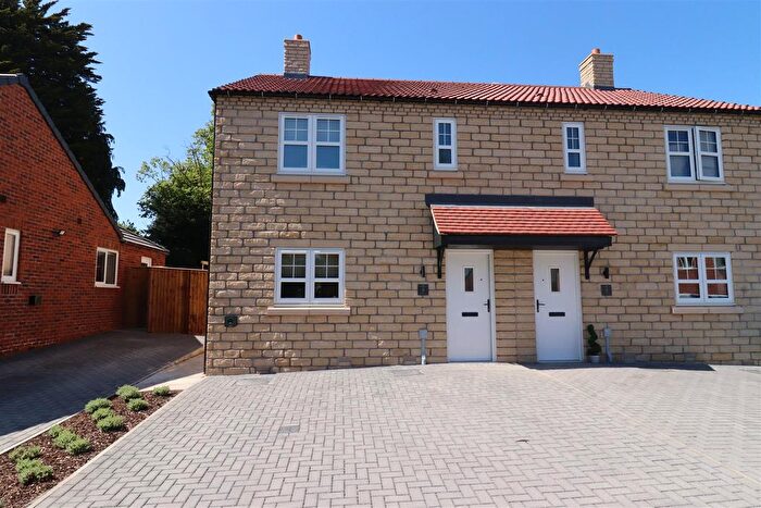 3 Bedroom Semi-Detached House To Rent In Yew Dene Grange, Willerby, HU10