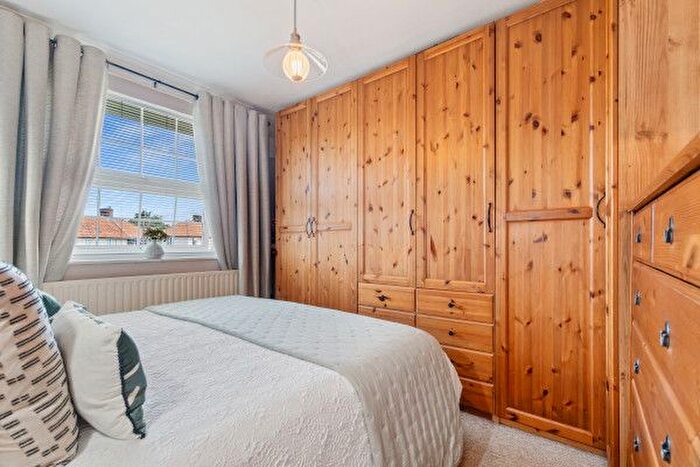 3 Bedroom Terraced House For Sale In Blundell Road, Edgware, HA8