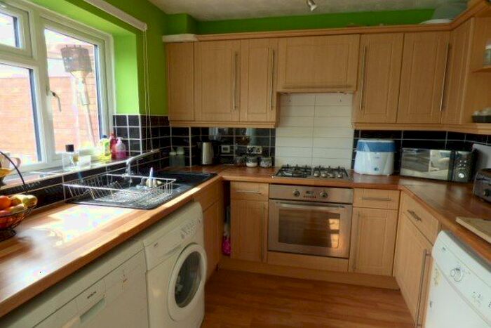 2 Bedroom Property To Rent In Monkton Heathfield, Taunton, TA2