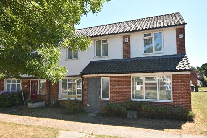 4 Bedroom End Of Terrace House For Sale In Green Crescent, Gosport, PO13