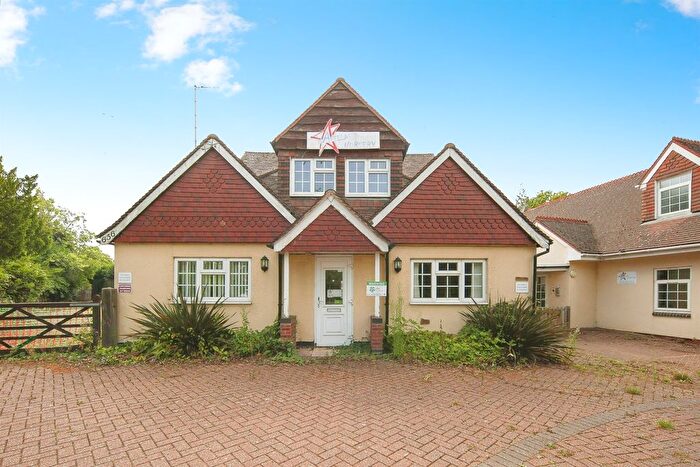 3 Bedroom Detached House For Sale In Kenilworth Road, Balsall Common, Coventry, CV7