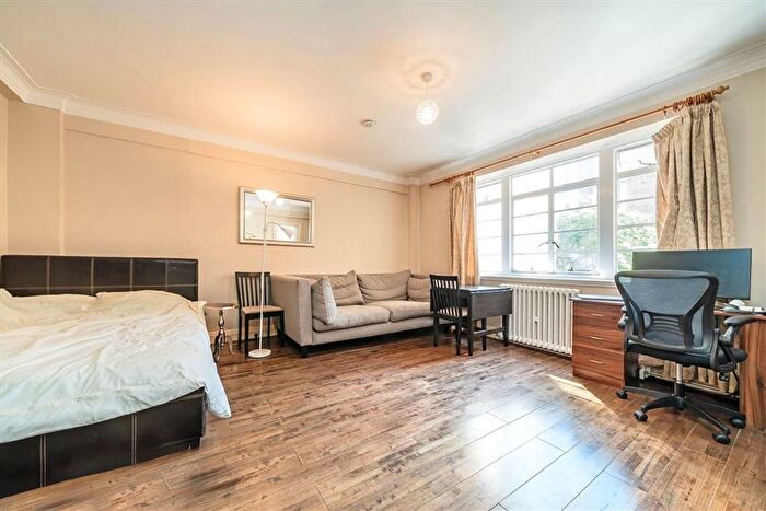 Studio To Rent In Vicarage Gate, Kensington, W8