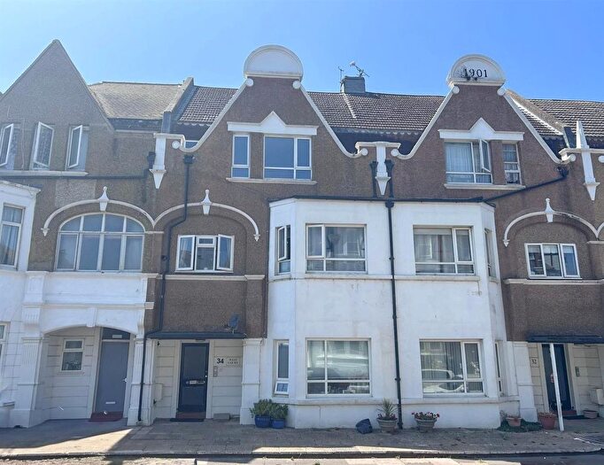 2 Bedroom Flat To Rent In Park Road, Bexhill-On-Sea, TN39