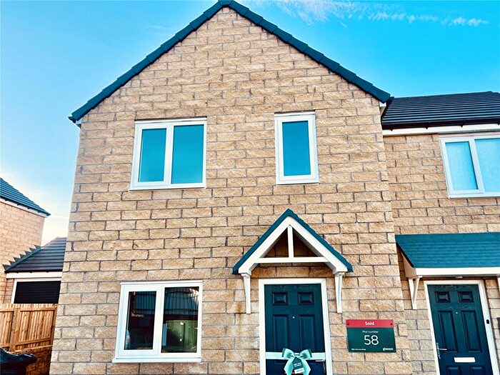 3 Bedroom Semi-Detached House To Rent In Anchor Mews, Bradford, West Yorkshire, BD7