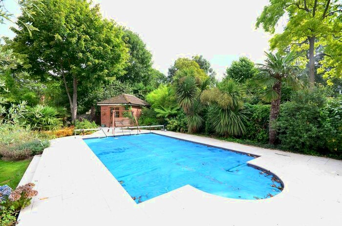 6 Bedroom Detached House To Rent In Milnthorpe Road, Grove Park, London, W4