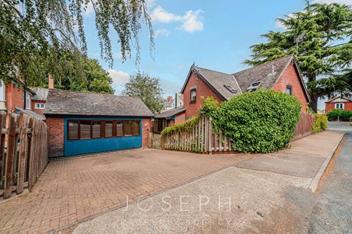 3 Bedroom Detached House For Sale In Rose Hill Crescent, Ipswich, IP3