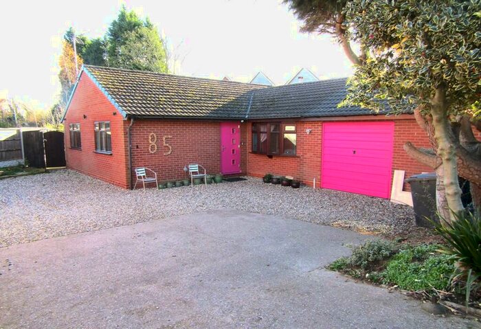 3 Bedroom Detached Bungalow To Rent In Coleshill Street, Tamworth, Staffordshire, B78