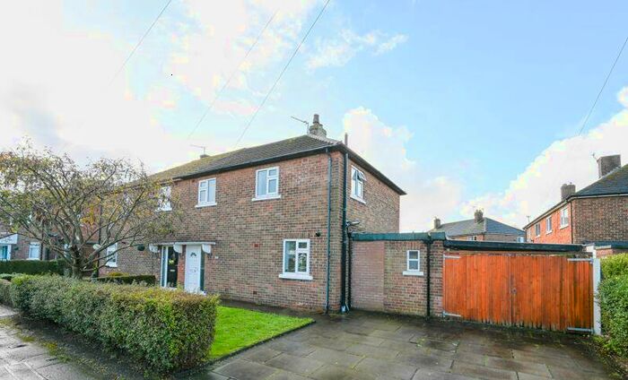 3 Bedroom Semi-Detached House For Sale In Parker Crescent, Ormskirk, L39