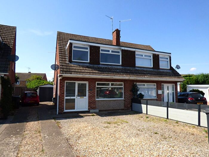 3 Bedroom Semi-Detached House For Sale In Langley Close, Worcester, Worcestershire, WR2