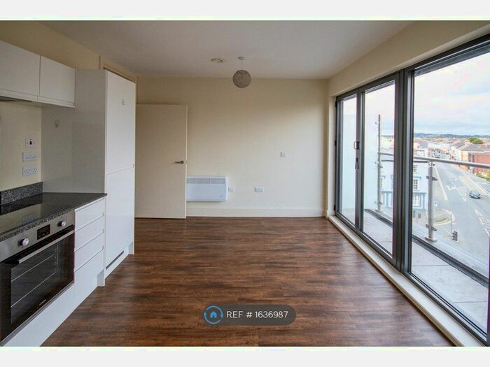 1 Bedroom Flat To Rent In Wellington House, Cardiff, CF11