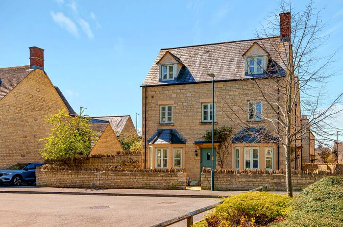 4 Bedroom End Of Terrace House For Sale In Forstall Way, Cirencester, Gloucestershire, GL7