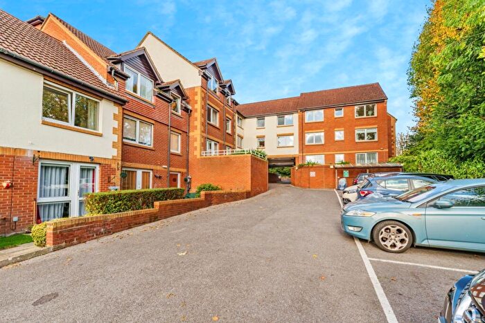 1 Bedroom Flat For Sale In Linkfield Lane, Redhill, Surrey, RH1