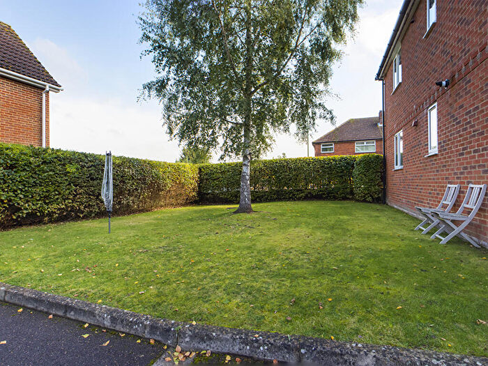 2 Bedroom Flat To Rent In Old Worting Road, Worting, Basingstoke, RG22