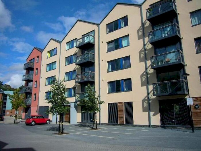 2 Bedroom Flat To Rent In Union Lane, Isleworth, TW7