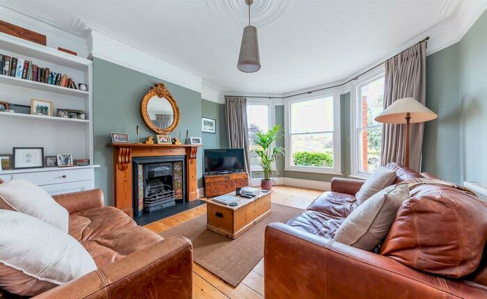 2 Bedroom Flat To Rent In Albert Road, N22