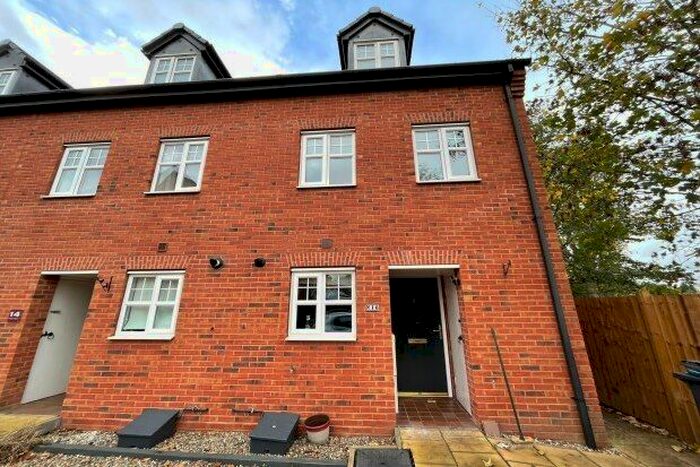 3 Bedroom Property To Rent In Hardy Place, Lichfield, WS14