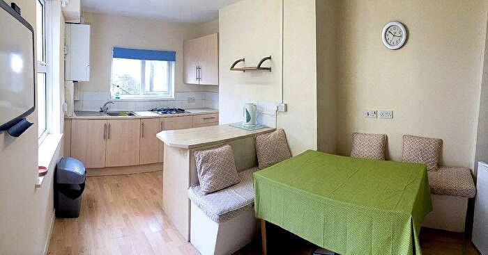 3 Bedroom Flat To Rent In Abingdon Road Gff, Plymouth, PL4
