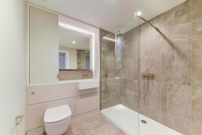 2 Bedroom Flat To Rent In Phoenix Court, Oval Village, Kennington, SE11