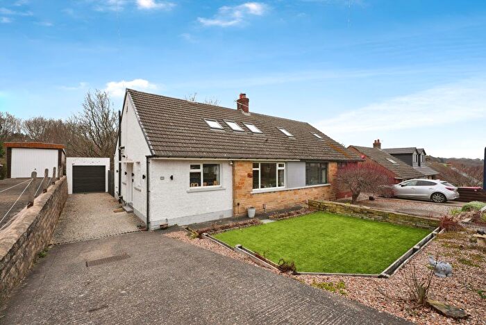 4 Bedroom Semi Detached Bungalow For Sale In Briarlyn Road, Huddersfield, HD3