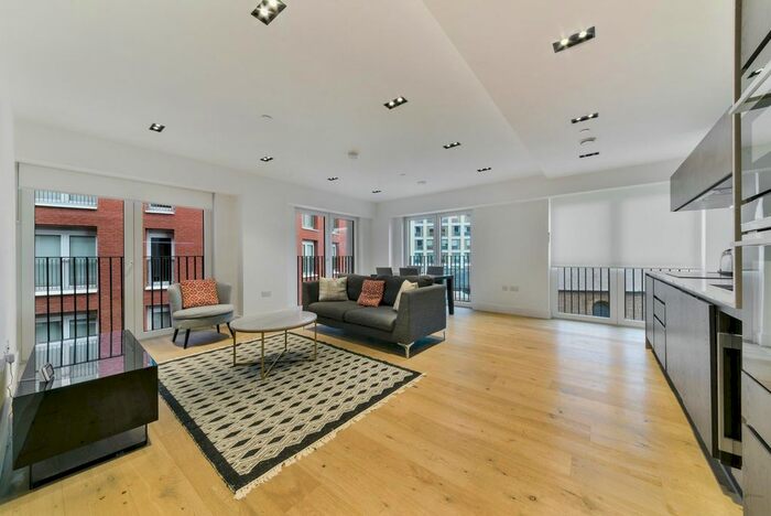 1 Bedroom Flat To Rent In Keybridge House, Exchange Gardens, Vauxhall, London, SW8
