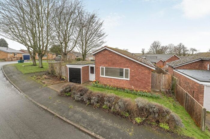 3 Bedroom Detached Bungalow For Sale In Clematis Close, Branston, LN4
