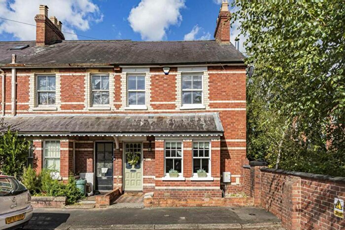 4 Bedroom End Of Terrace House For Sale In Grange Road, Henley-On-Thames, RG9
