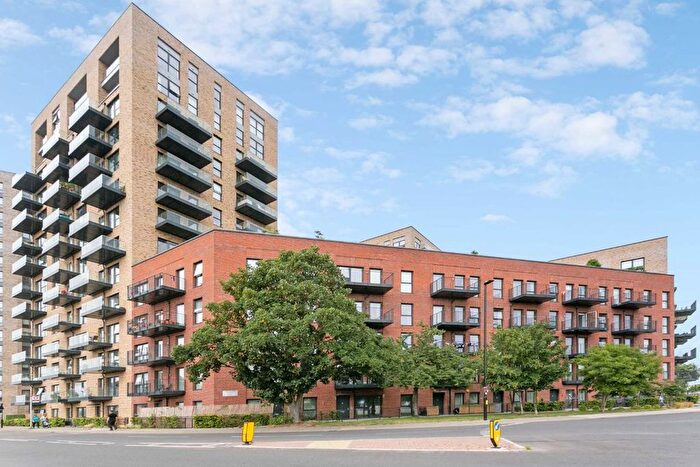 2 Bedroom Flat To Rent In Merrick Road, Southall, UB2