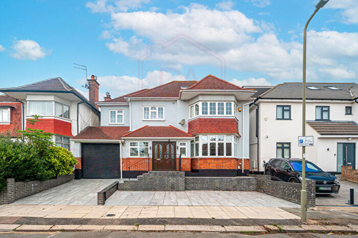 6 Bedroom Detached House To Rent In Foscote Road, Hendon, London, NW4