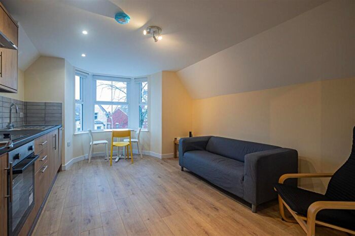 2 Bedroom Flat To Rent In Richmond Road, Roath, CF24