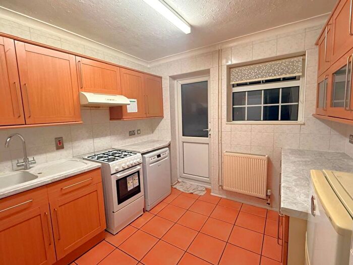 3 Bedroom Terraced House To Rent In Garretts Mead, Luton, LU2