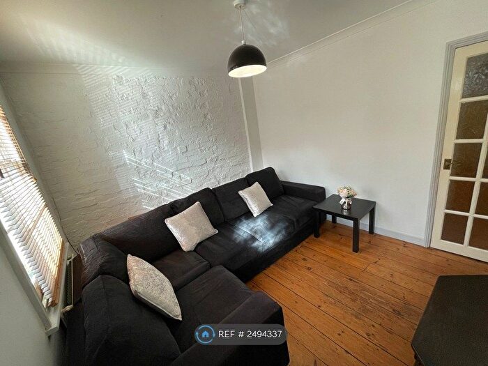 2 Bedroom Terraced House To Rent In Upper Crown Street, Reading, RG1