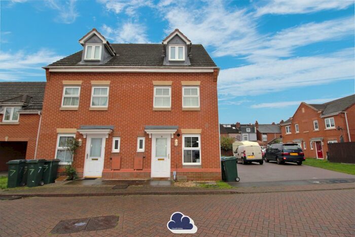 3 Bedroom End Of Terrace House To Rent In Firedrake Croft, Coventry, CV1