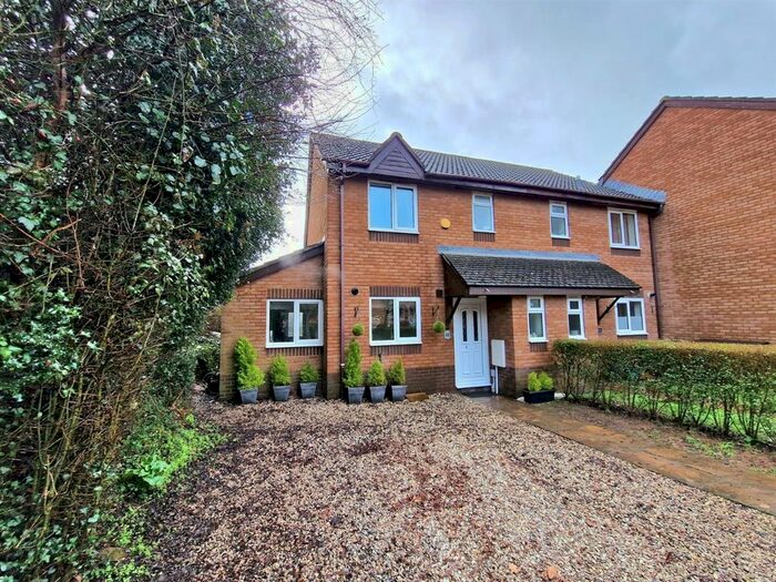 3 Bedroom End Of Terrace House For Sale In Taylors Court, Tiverton, EX16