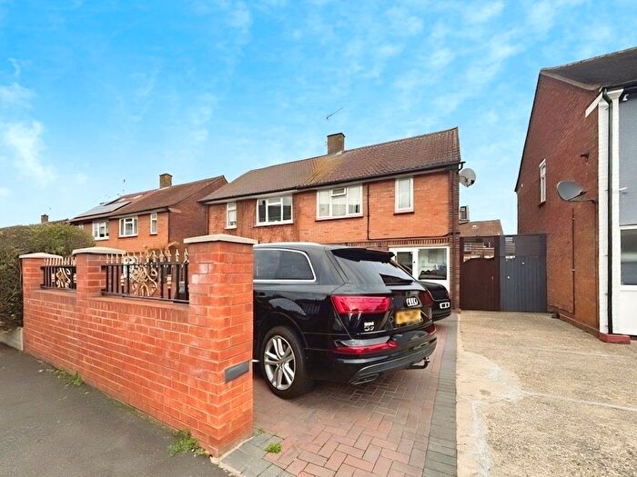 2 Bedroom Detached House To Rent In South Road, Feltham, TW13