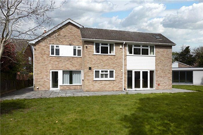 5 Bedroom Detached House To Rent In Church Meadow, KT6