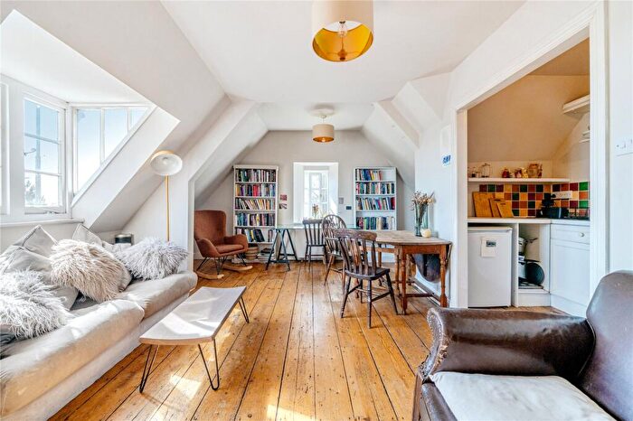 1 Bedroom Apartment For Sale In Bennett Crescent, Cowley, Oxford, OX4