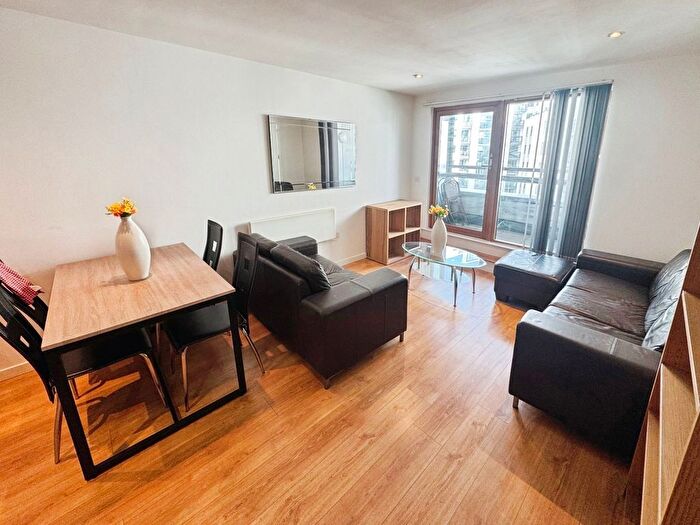 2 Bedroom Flat To Rent In Gateway West, East Street, Leeds, West Yorkshire, LS9