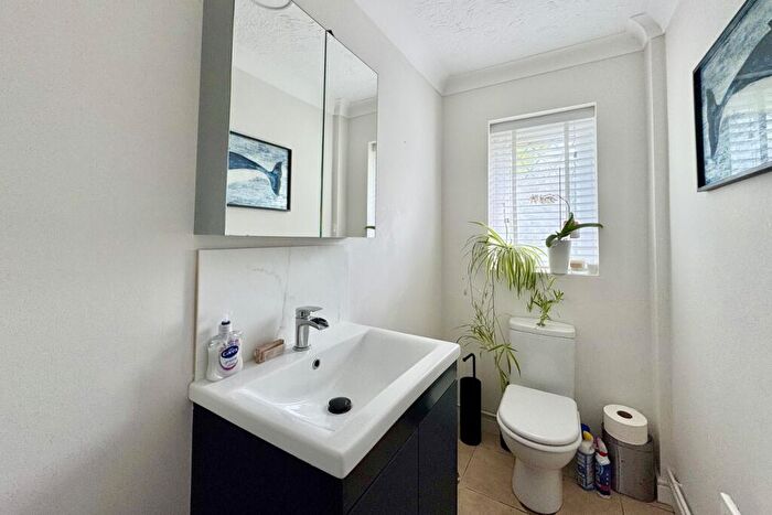 5 Bedroom Detached House For Sale In Charlotte Close, Talbot Village, Poole, BH12