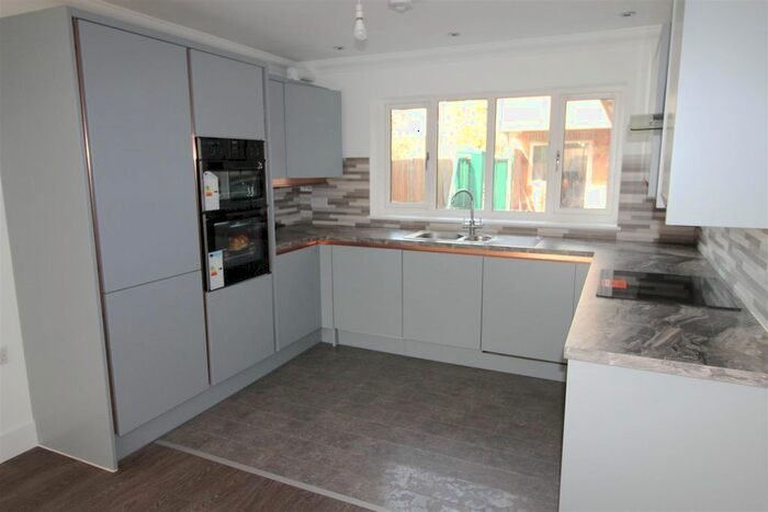 2 Bedroom Maisonette To Rent In Furzehill Road, Borehamwood, WD6