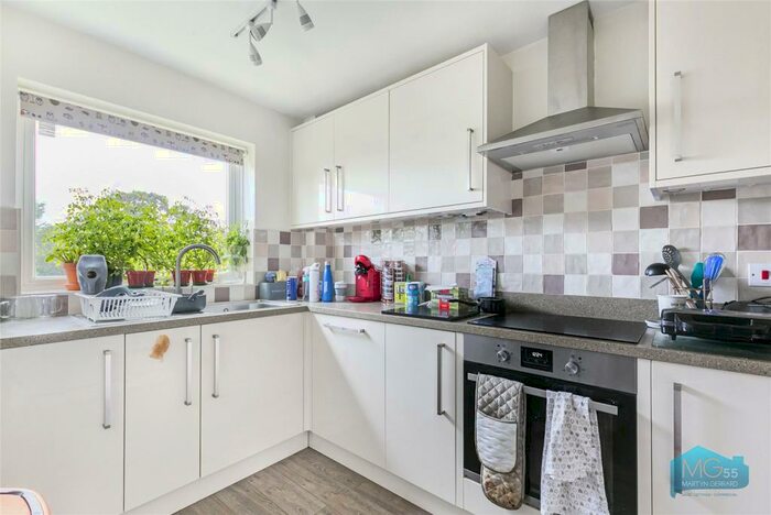 1 Bedroom Apartment To Rent In Eastbury Court, Lyonsdown Road, New Barnet, Barnet, EN5