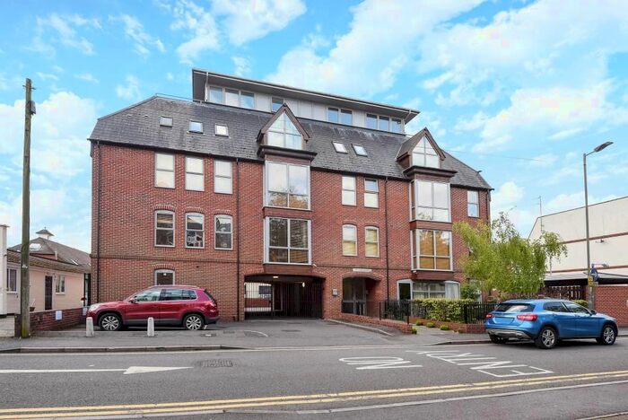 1 Bedroom Flat To Rent In Newbury, Berkshire, RG14