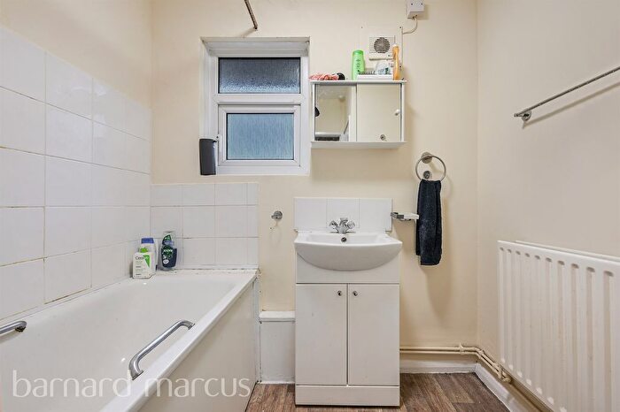 1 Bedroom Flat For Sale In Clapham Road, London, SW9