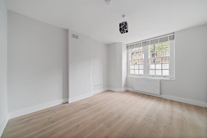 1 Bedroom Flat To Rent In Villa Street, Walworth Village, London, SE17