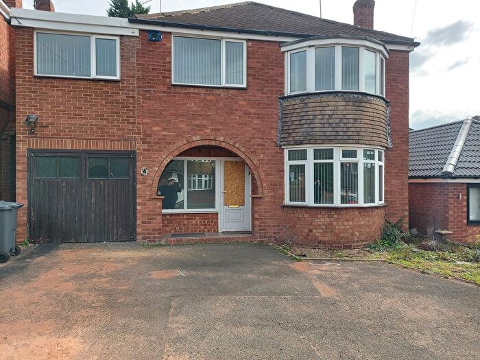 4 Bedroom Property To Rent In Calthorpe Close, Walsall, WS5
