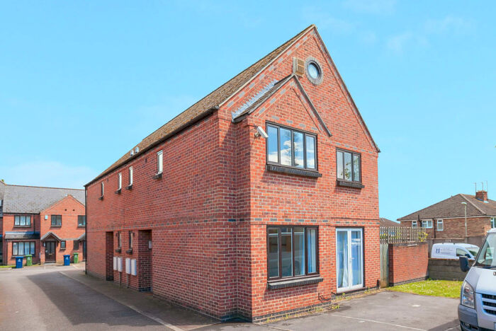 4 Bedroom Semi-Detached House To Rent In Cranston Court, Rose Hill, OX4